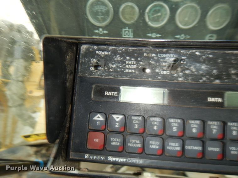 image for item FW9838 2001 Ag-Chem RoGator 854  sprayer