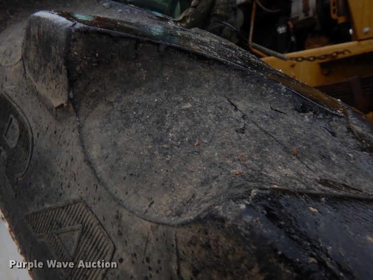 image for item FW9838 2001 Ag-Chem RoGator 854  sprayer