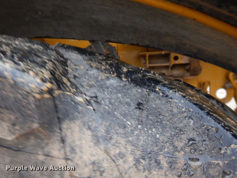 image for item FW9838 2001 Ag-Chem RoGator 854  sprayer