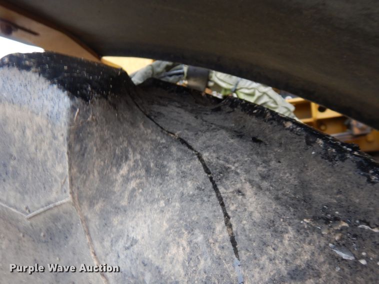 image for item FW9838 2001 Ag-Chem RoGator 854  sprayer