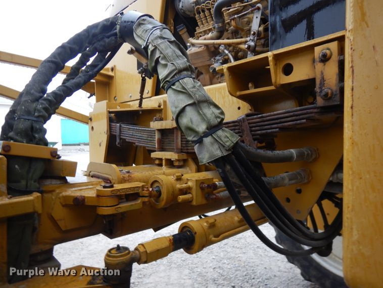 image for item FW9838 2001 Ag-Chem RoGator 854  sprayer