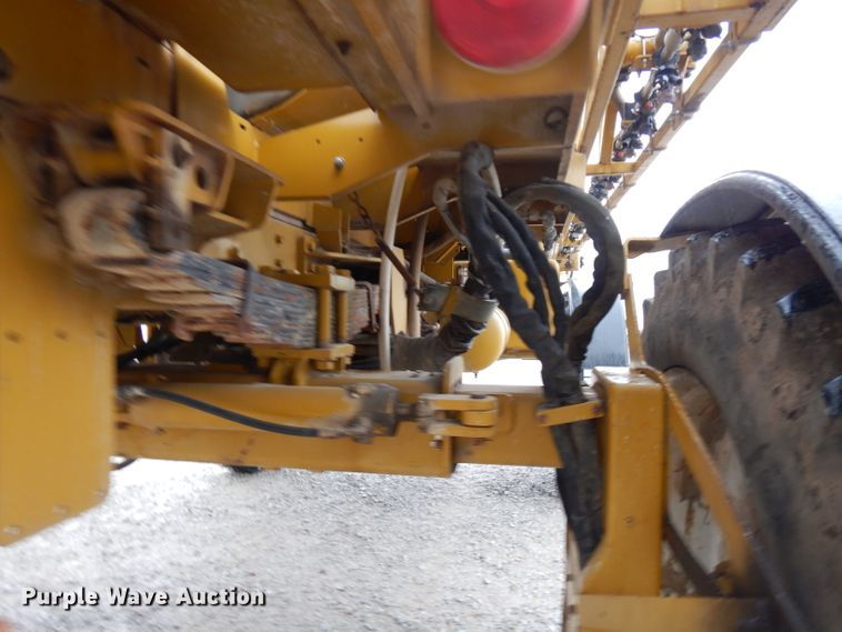 image for item FW9838 2001 Ag-Chem RoGator 854  sprayer