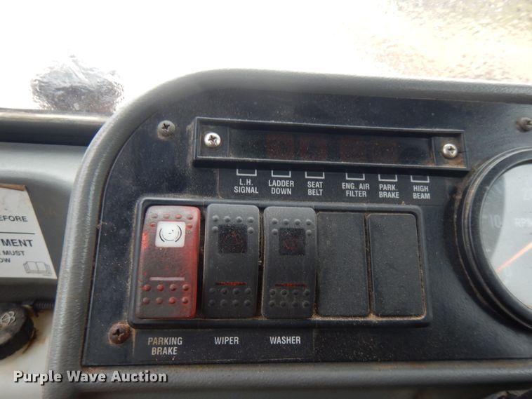 image for item FW9839 2005 Case IH Patriot SPX3185  sprayer