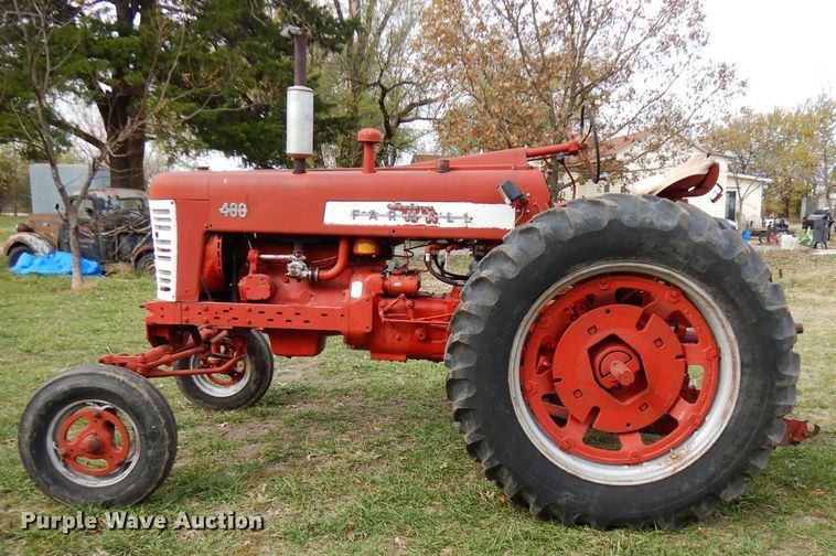 image for item FW9892 1954 International Farmall 400  tractor