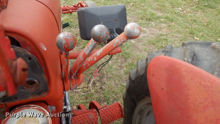 image for item FW9892 1954 International Farmall 400  tractor