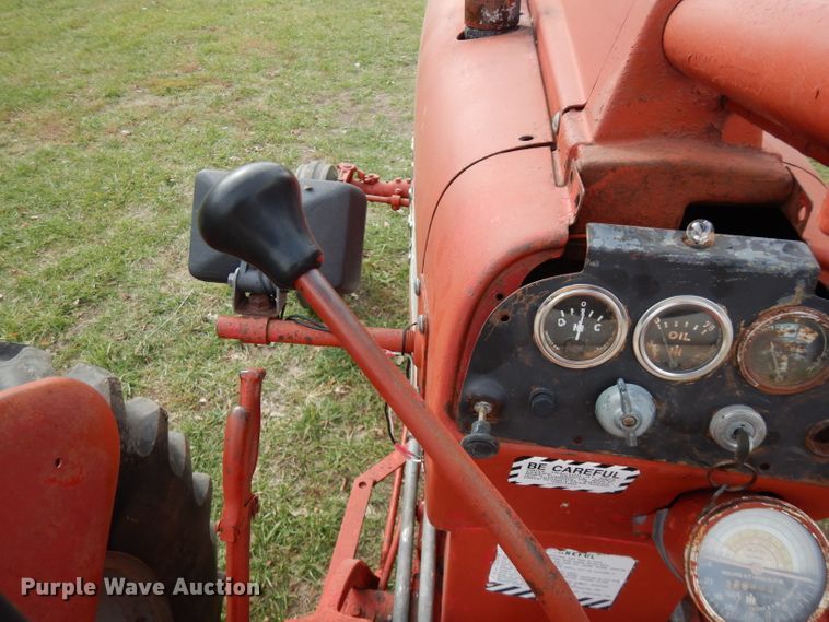 image for item FW9892 1954 International Farmall 400  tractor