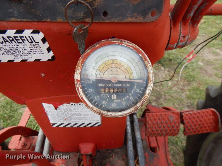 image for item FW9892 1954 International Farmall 400  tractor