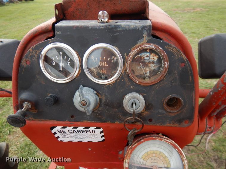 image for item FW9892 1954 International Farmall 400  tractor