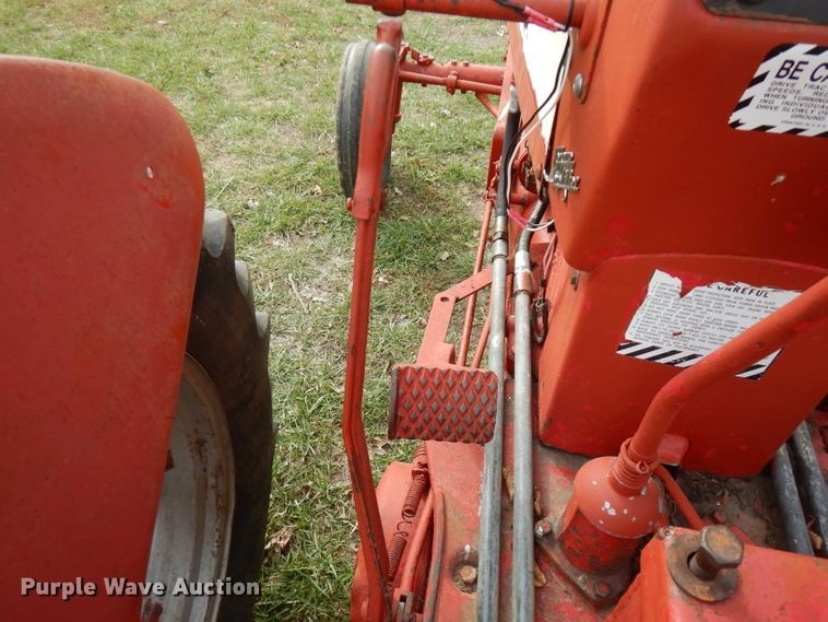 image for item FW9892 1954 International Farmall 400  tractor