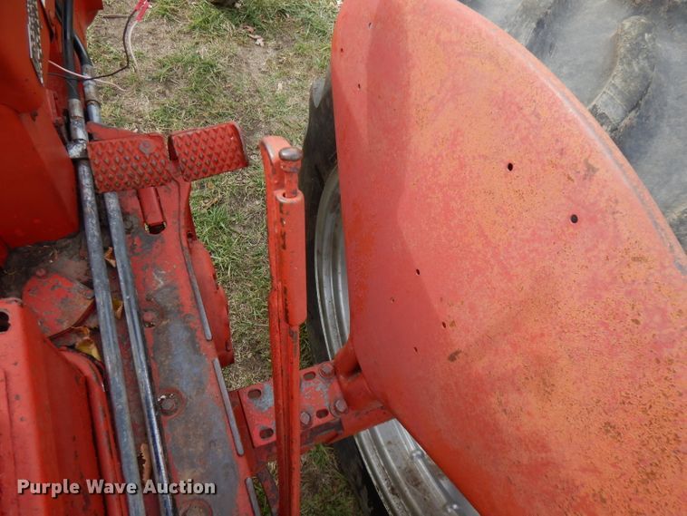 image for item FW9892 1954 International Farmall 400  tractor