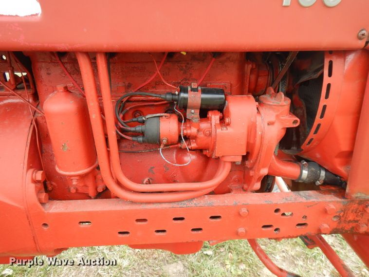 image for item FW9892 1954 International Farmall 400  tractor