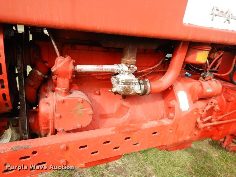 image for item FW9892 1954 International Farmall 400  tractor