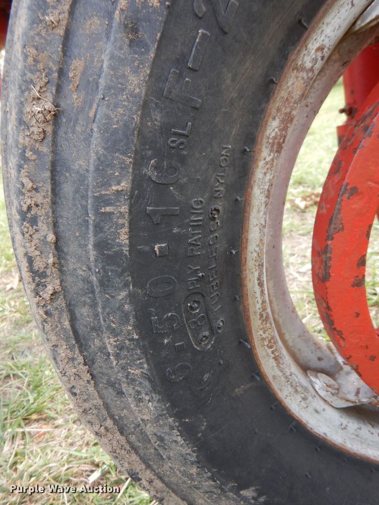 image for item FW9892 1954 International Farmall 400  tractor
