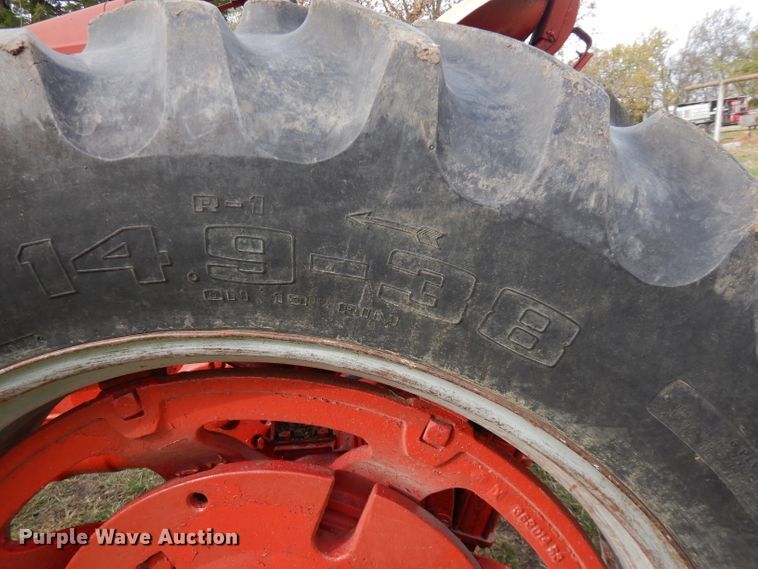 image for item FW9892 1954 International Farmall 400  tractor
