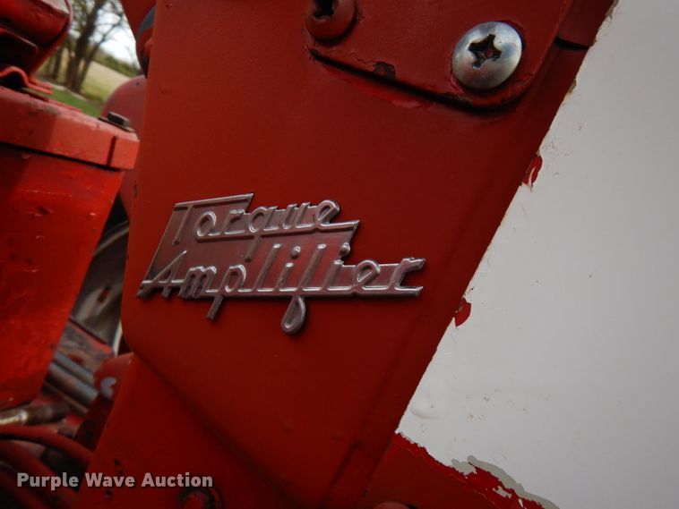 image for item FW9892 1954 International Farmall 400  tractor