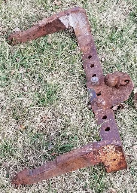 image for item FW9892 1954 International Farmall 400  tractor