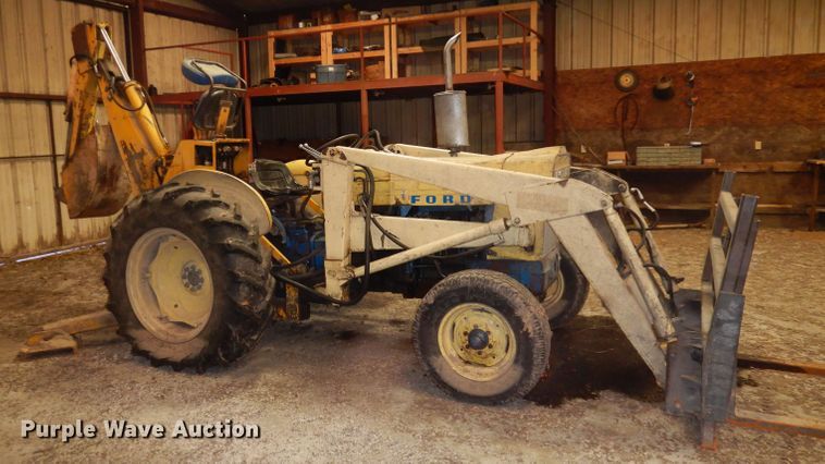 image for item GJ9558 Ford 3300  tractor