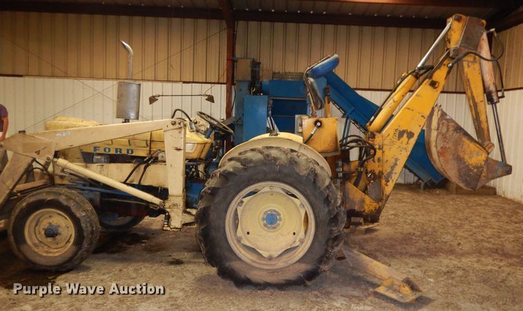 image for item GJ9558 Ford 3300  tractor