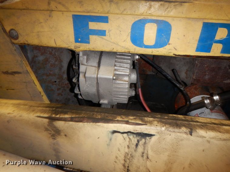 image for item GJ9558 Ford 3300  tractor