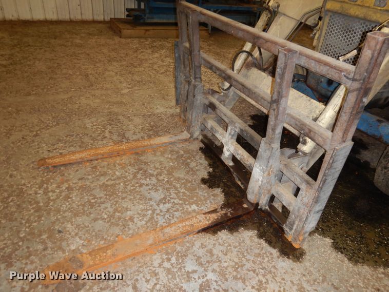 image for item GJ9558 Ford 3300  tractor