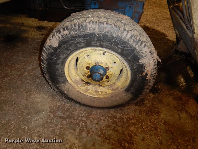 image for item GJ9558 Ford 3300  tractor