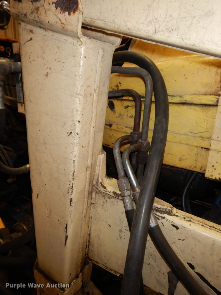 image for item GJ9558 Ford 3300  tractor