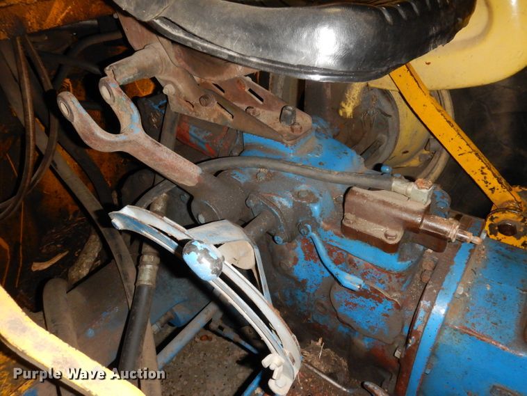 image for item GJ9558 Ford 3300  tractor