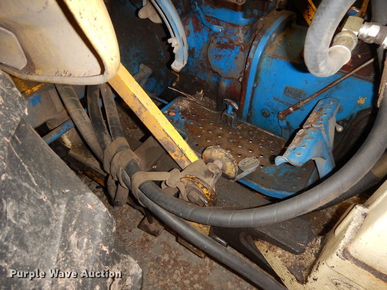 image for item GJ9558 Ford 3300  tractor