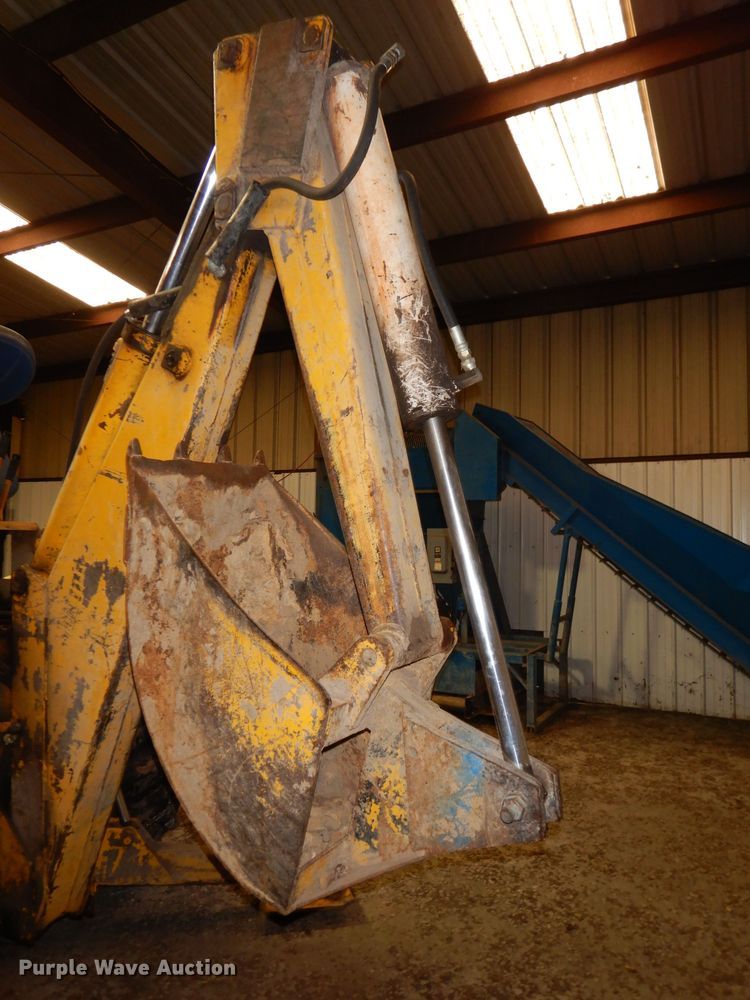 image for item GJ9558 Ford 3300  tractor