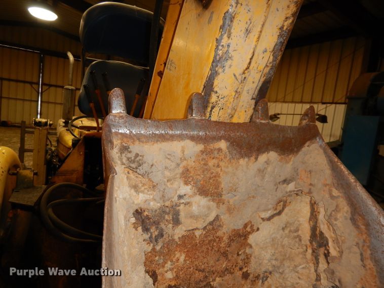 image for item GJ9558 Ford 3300  tractor