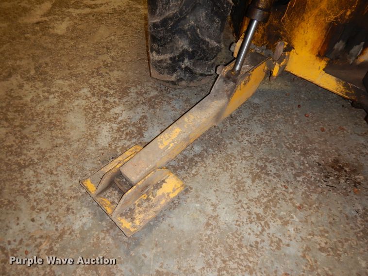 image for item GJ9558 Ford 3300  tractor