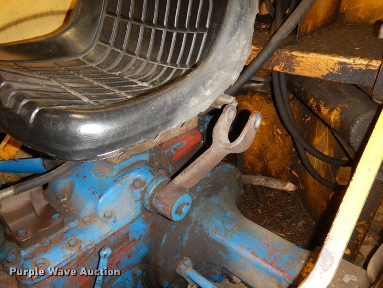 image for item GJ9558 Ford 3300  tractor