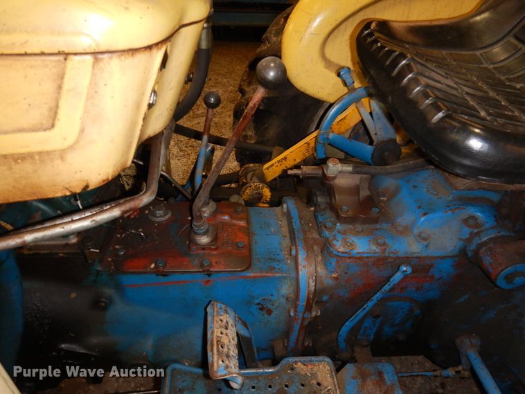 image for item GJ9558 Ford 3300  tractor