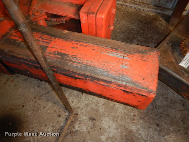 image for item GJ9573 Savage tree shaker