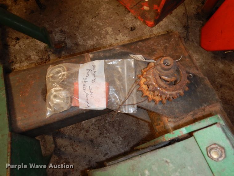 image for item GJ9574 Bowie tree shaker