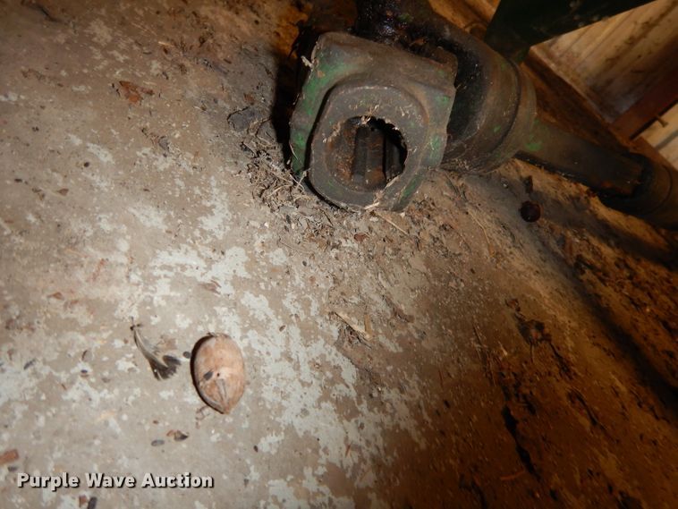 image for item GJ9574 Bowie tree shaker