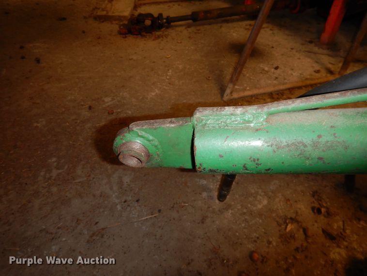 image for item GJ9574 Bowie tree shaker