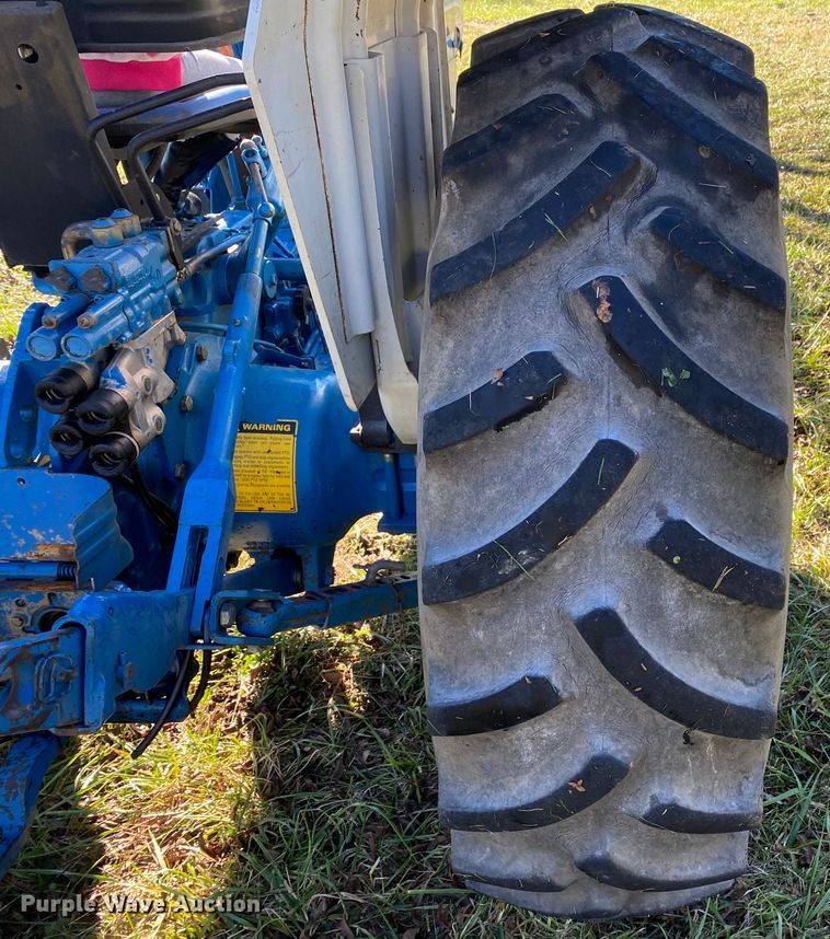 image for item HA9683 1994 Ford 4630  tractor