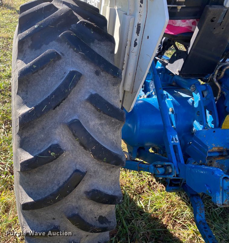 image for item HA9683 1994 Ford 4630  tractor