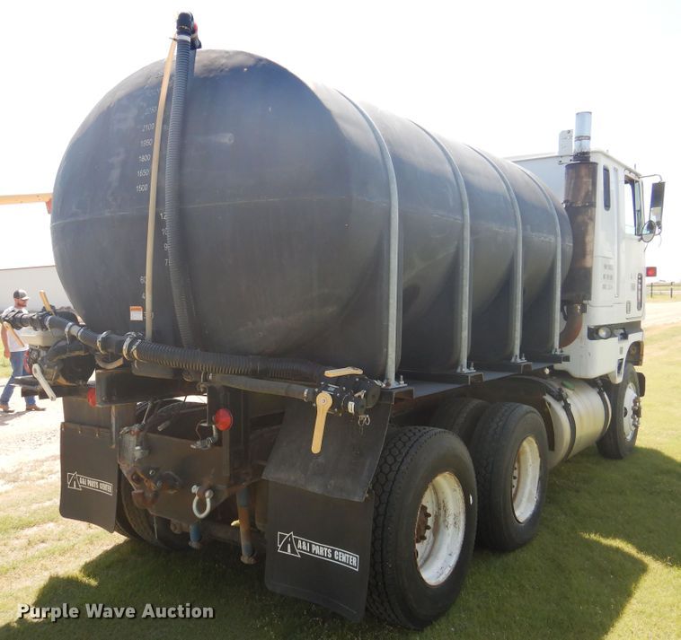 image for item HB9015 1985 Ford CLT9000  tank truck