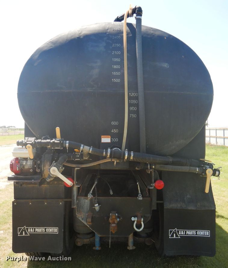 image for item HB9015 1985 Ford CLT9000  tank truck