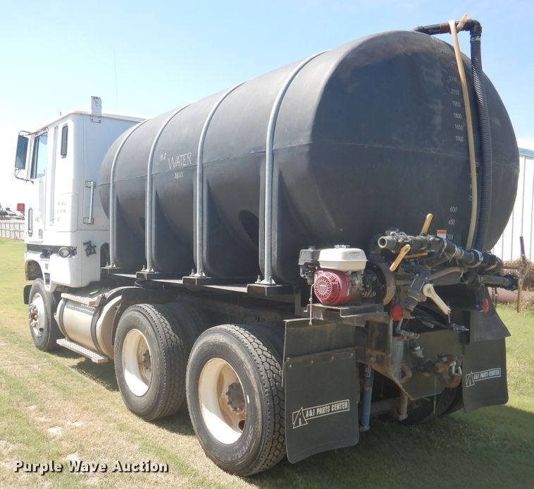 image for item HB9015 1985 Ford CLT9000  tank truck