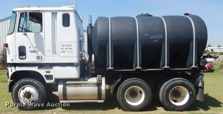 image for item HB9015 1985 Ford CLT9000  tank truck