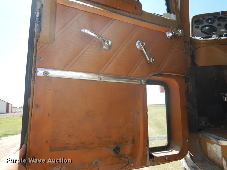 image for item HB9015 1985 Ford CLT9000  tank truck