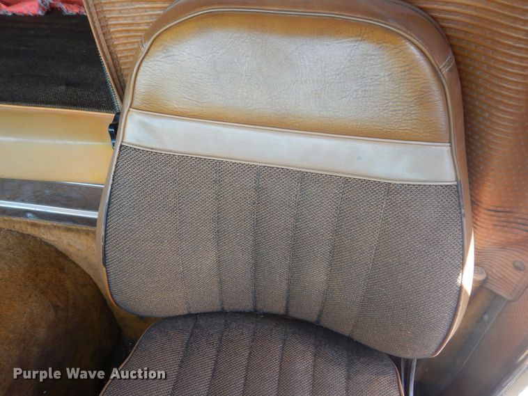 image for item HB9015 1985 Ford CLT9000  tank truck