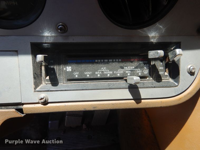 image for item HB9015 1985 Ford CLT9000  tank truck