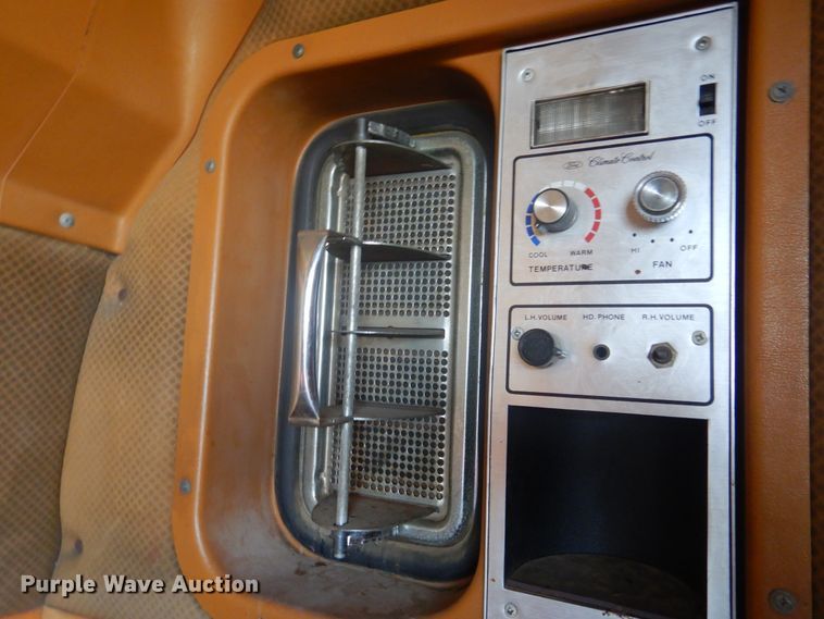 image for item HB9015 1985 Ford CLT9000  tank truck