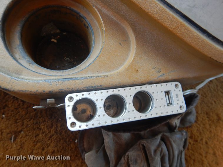 image for item HB9015 1985 Ford CLT9000  tank truck