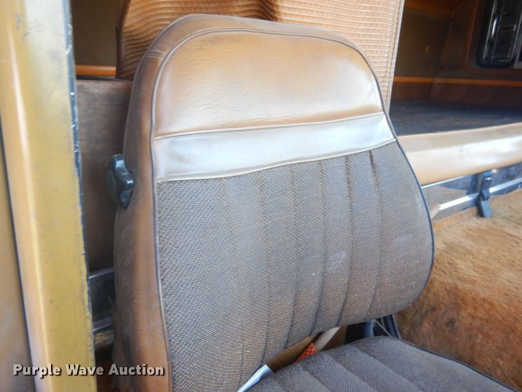 image for item HB9015 1985 Ford CLT9000  tank truck