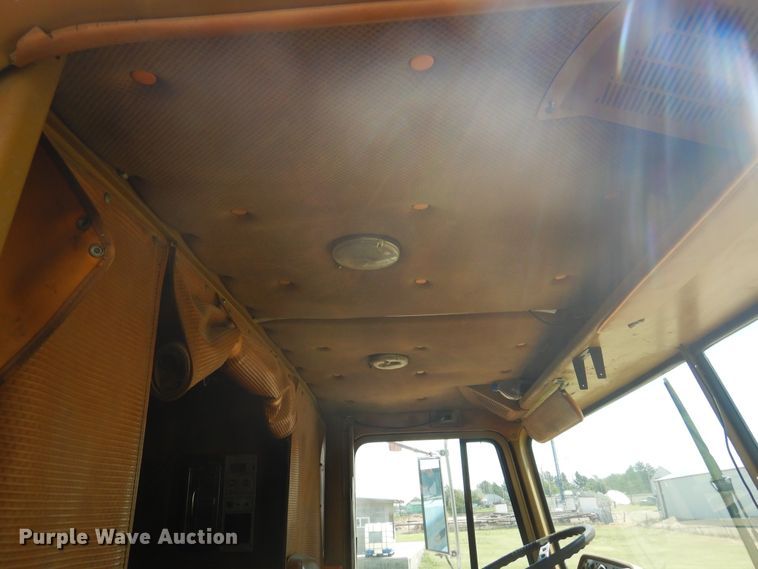 image for item HB9015 1985 Ford CLT9000  tank truck